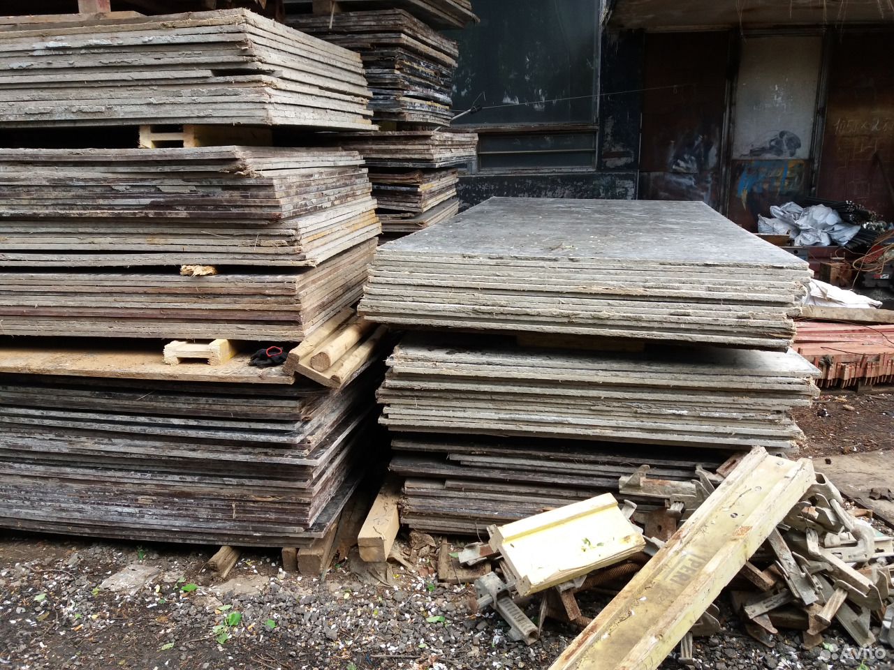 Фанера для бетона. У. Фанера б/у 10мм. Фанера 20 мм 80 на 130. Обрезки ламинированной фанеры.