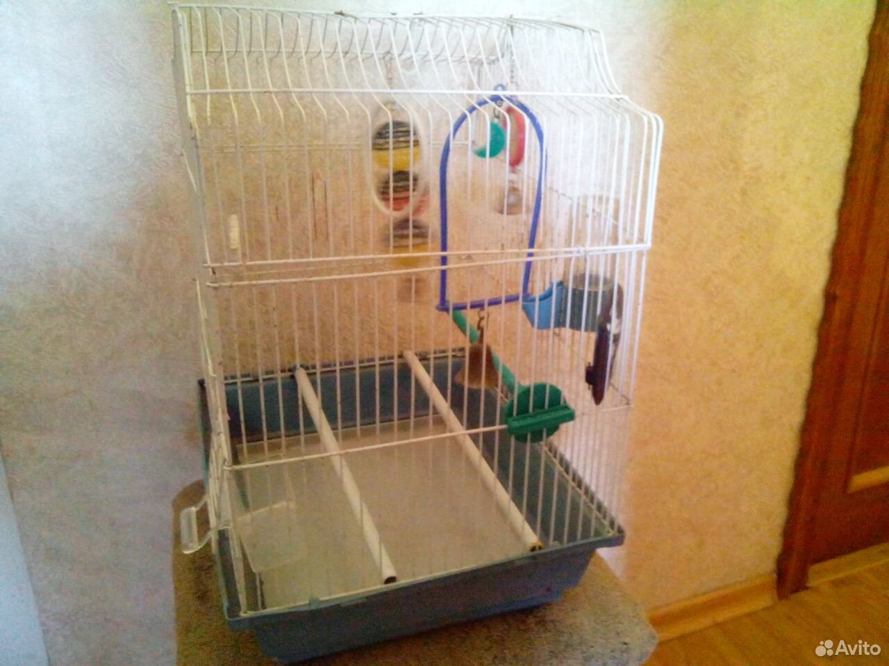 Клетка для попугая б/у купить на Зозу.ру - фотография № 1