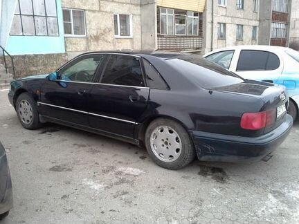 Audi A8 3.7 AT, 1995, седан, битый