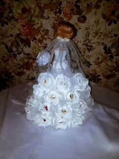 Кукла невеста с конфетами