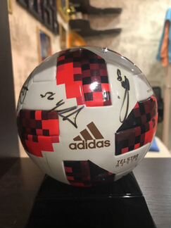 Мяч с автографами сборной Бельгии