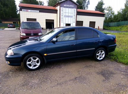 Toyota Avensis 2.0 МТ, 1998, седан