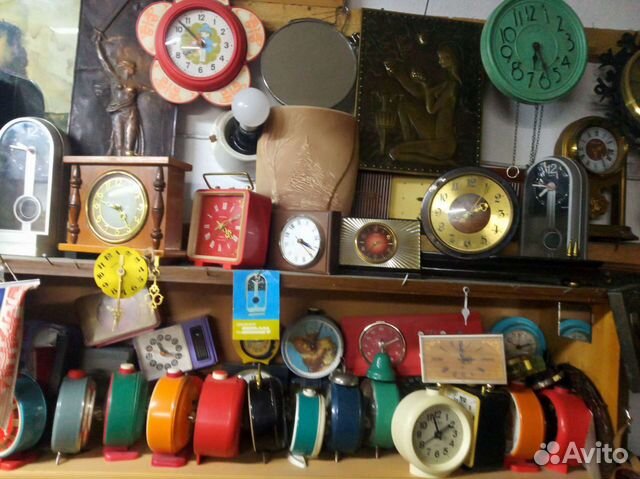 СССР часы настольные настенные Янтарь Весна Агат