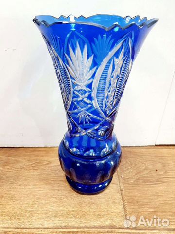 Ваза. Цветное синее кобальтовое стекло. ручная рез