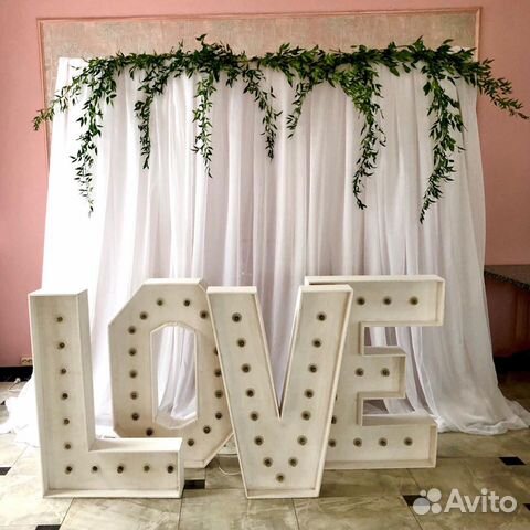 Буквы с лампочками