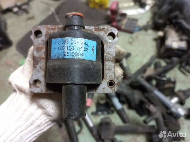 Катушка зажигания Mercedes-Benz E200 0221506444