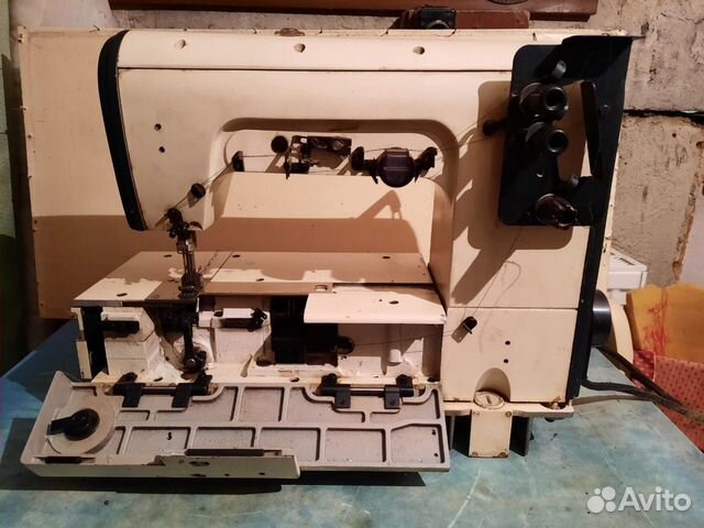 Промышленная швейная машинка
