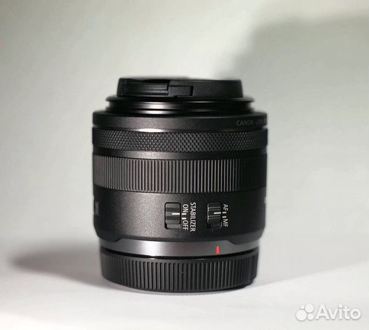 Canon RF 35mm f/1.8 Macro IS STM