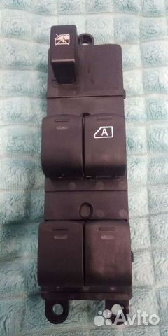 Блок управления стеклоподъемниками Nissan Qashqai