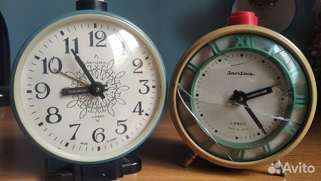 Будильник механический СССР