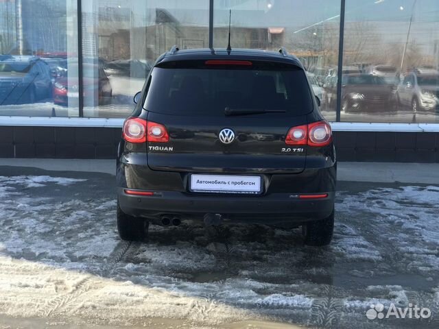 Volkswagen Tiguan 2.0 AT, 2011, 176 118 км