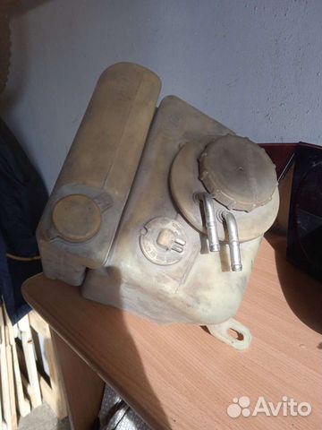 Бачок омывателя мерседес 210