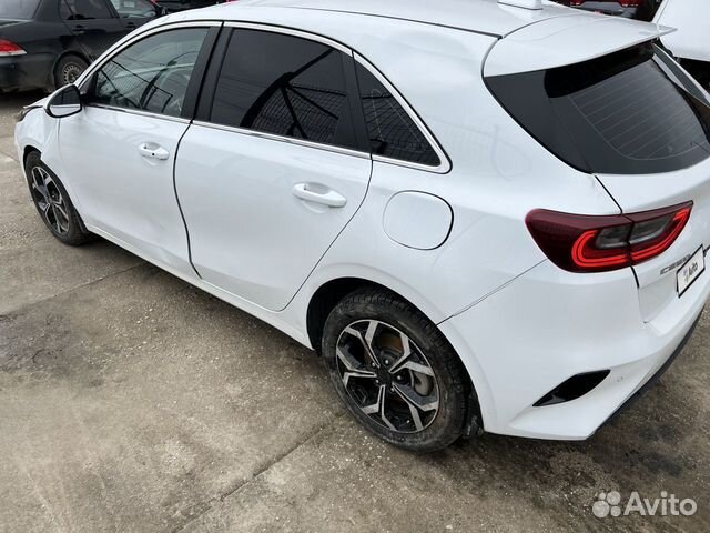 Kia Ceed 1.6 AT, 2020, битый, 27 000 км