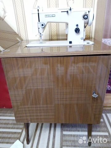 Швейные машины: радом (Польша). кёхлер (Германия)