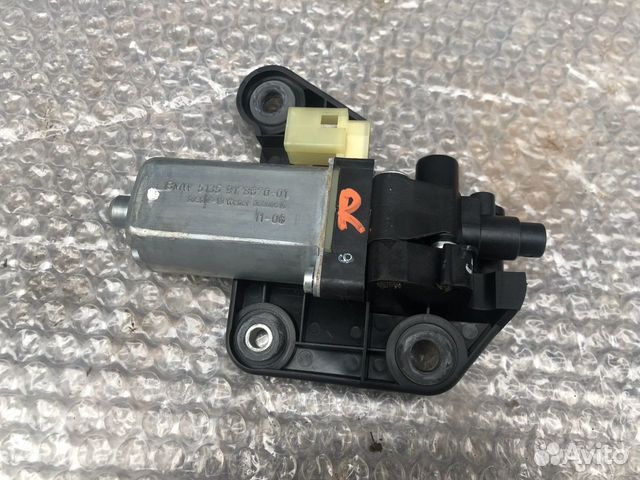 Моторчик шторки задней правый BMW 7 F01 F02 N63