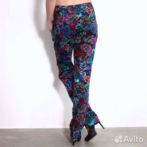 Брюки в розочках