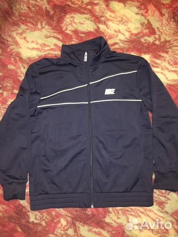 Мастерка фирмы Nike на рост 147-158 см на 12-13 ле Мастерка фирмы Nike на рост 147-158 см на 12-13 ле