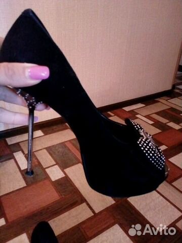 Продам замшевые туфли