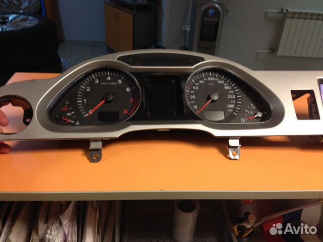Щиток приборов на Audi A6 C6