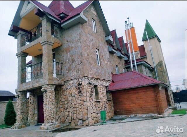 

10-к. и более коттедж, 700 м²