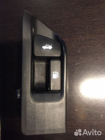 Кнопка открывания багажника и люка бензобака Camry Кнопка открывания багажника и люка бензобака Camry