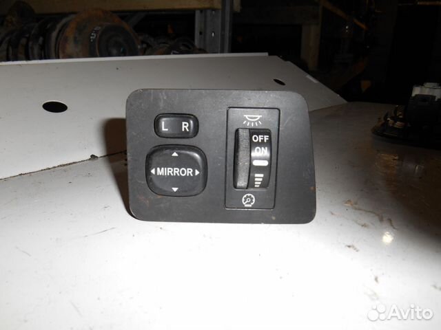 Блок управления зеркалами Pontiac Vibe Вайб