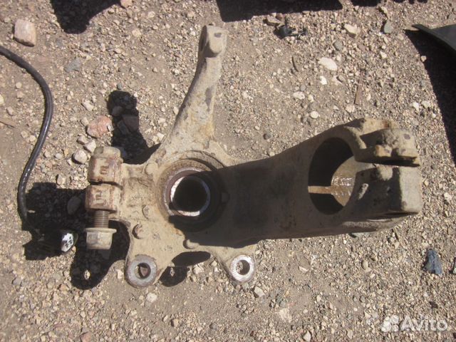 Jaguar X-Type кулак поворотный передний левый
