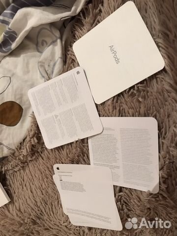 AirPods коробка