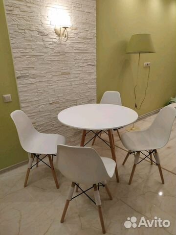 Стулья Eames белые, новые Стулья Eames белые, новые