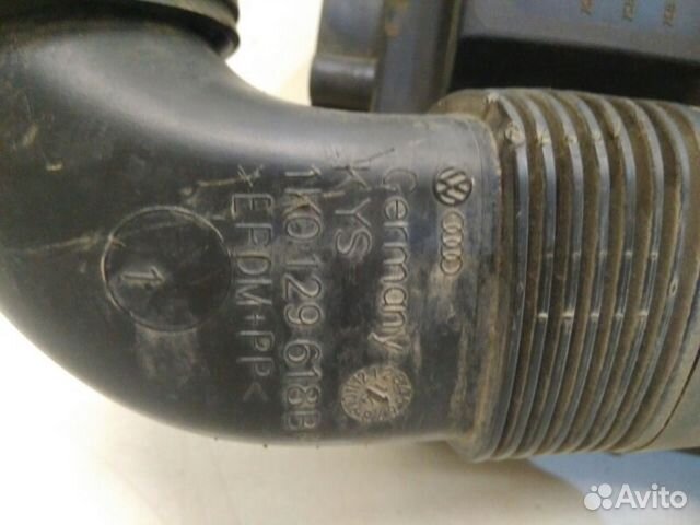 Корпус воздушного фильтра передний Volkswagen