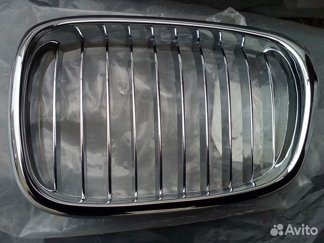 BMW E39 M5 2000-04г решетка радиатора левая новая