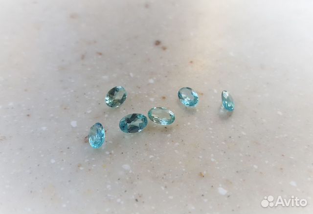 Натуральные неоново-голубые апатиты Натуральные неоново-голубые апатиты