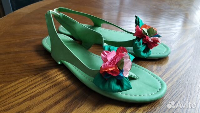 Босоножки кожаные через палец новые, 39 размер