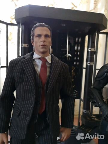 Hot toys batman armory Bruce Wayne