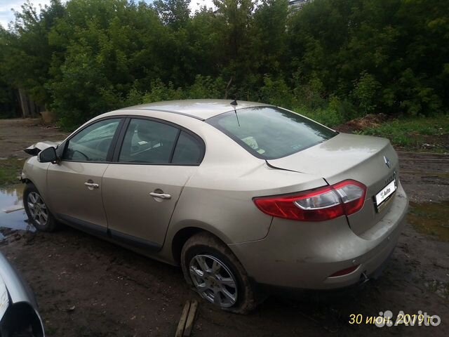 Renault Fluence 1.6 МТ, 2011, битый, 95 000 км