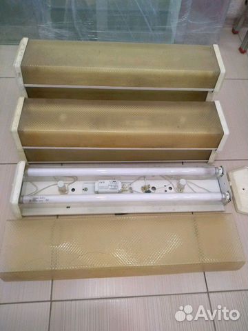 Плафон б/у с двумя люминесцентными лампами