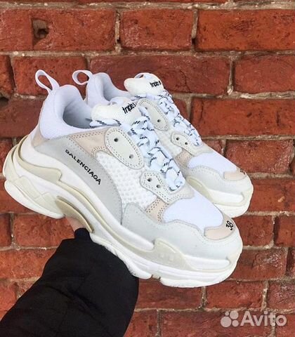 Кроссовки Balenciaga B1050278 Размеры: 36-40 Кроссовки Balenciaga B1050278 Размеры: 36-40