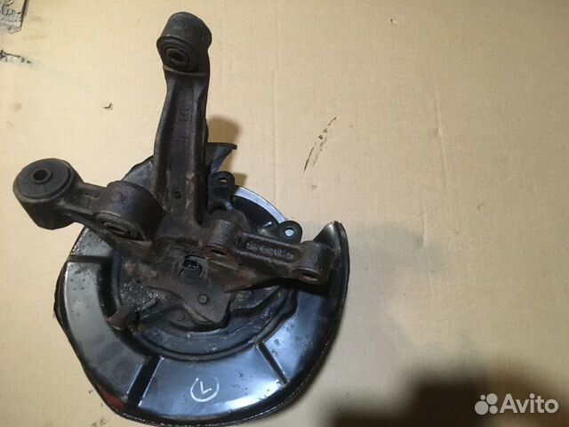 Toyota Camry (01-11) кулак задний левый в сборе