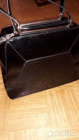 Сумка саквояж,жёсткий корпус,новая.Лак