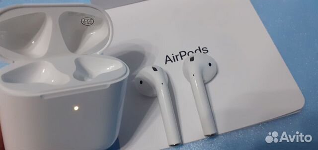Apple AirPods беспроводные наушники