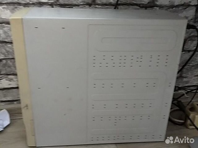 Продаю компьютер с мониторам Продаю компьютер с мониторам