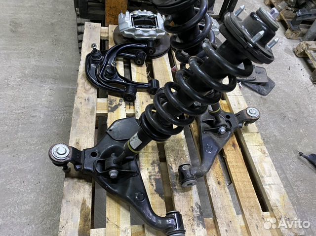 Передний нижний рычаг Toyota Hilux 2018-2020 Передний нижний рычаг Toyota Hilux 2018-2020