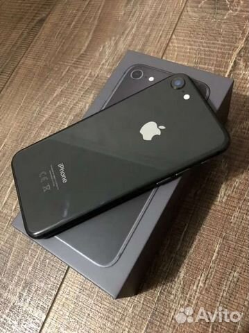 Телефон iPhone 8