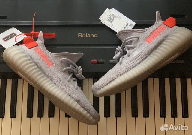 Кроссовки Adidas Yeezy Boost 350 Tail Light Кроссовки Adidas Yeezy Boost 350 Tail Light