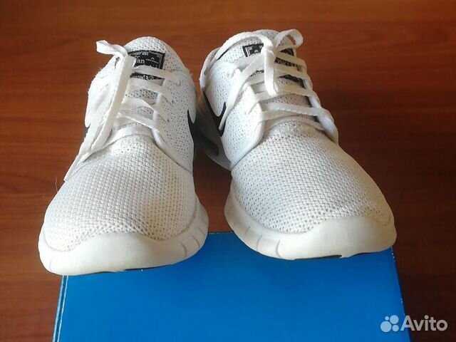 Кроссовки Nike (оригинал) 40 р Кроссовки Nike (оригинал) 40 р