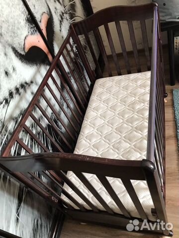 Детская кроватка с маятником Гандылян из бука