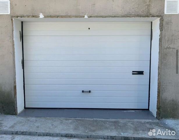Секционные ворота бу м2