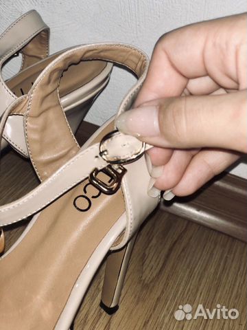 Бежевые шпильки Бежевые шпильки