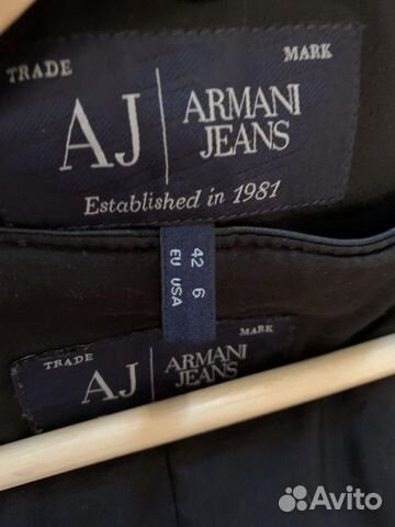 Куртка-жилетка Armani Jeans оригинал Куртка-жилетка Armani Jeans оригинал