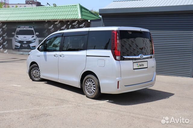 Toyota Esquire 1.8 CVT, 2016, 60 654 км